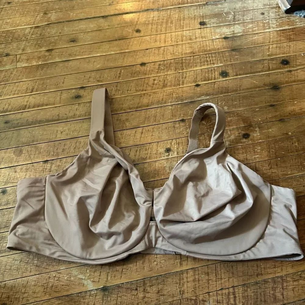 Spanx nude soft no wire 42DD satiny lined bra
